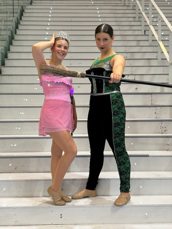 Showtwirl costume